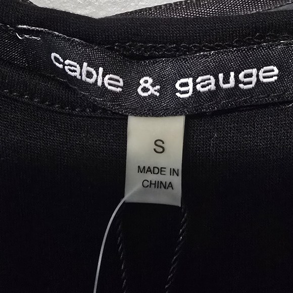 NWT Surfblue Cable and Gauge Womens Cold Shoulder Blouse, Size S - Picture 5 of 9